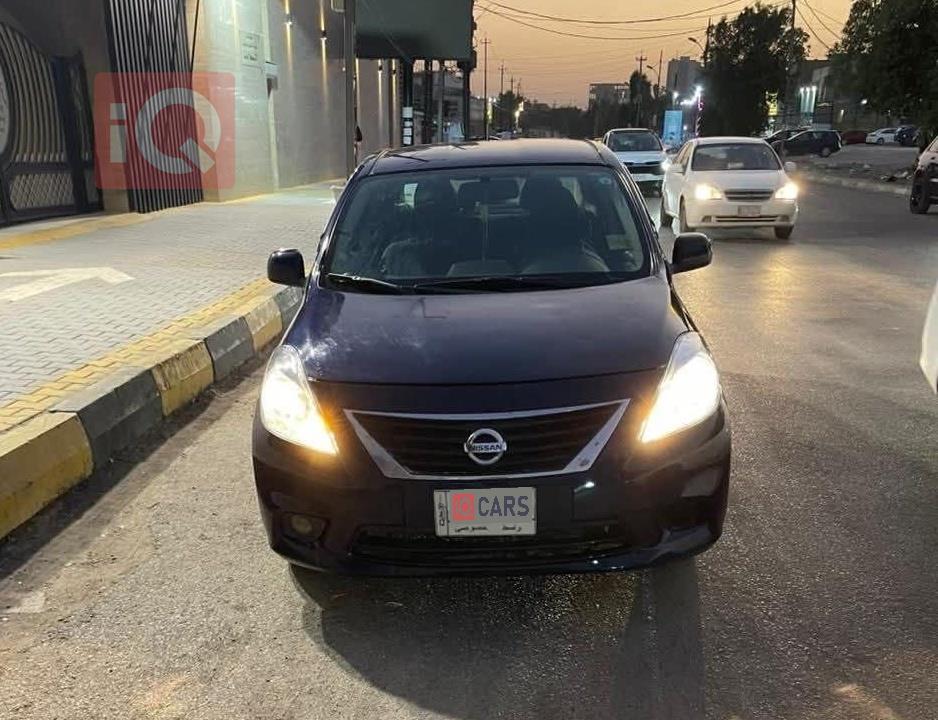 نيسان فيرسا